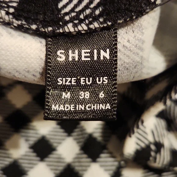 Black White Puff Shoulder Crop Shirt - Picture 2 of 4